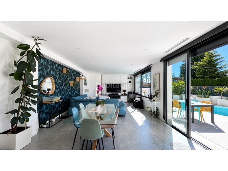 Foto 89bfd1c7-e2e5-4db6-a189-48508cc4ff2d. Casa amb aparcament a Carmençó Empuriabrava