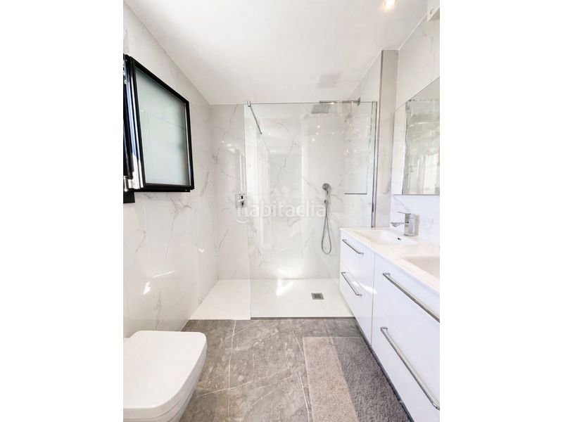 Foto d5413391-88ad-409e-ba07-d6352c2cbacf. Casa amb aparcament a Carmençó Empuriabrava