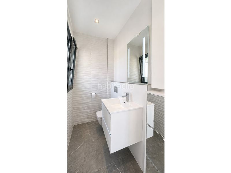 Foto d994becb-ff67-4041-a8dd-b4b67f9fecca. Casa amb aparcament a Carmençó Empuriabrava