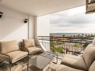 Apartament  Avinguda d'europa. Dúplex reformado con vistas al mar y al canal en empuriabrava
