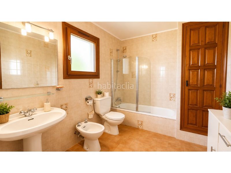 Foto ee75c706-a04f-45b1-9b2a-bc97d449b8b3. Casa amb aparcament a Puig Rom-Canyelles-Almadrava Roses