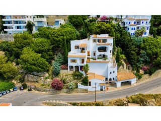 Casa  Calle d'andreu ferrer. Casa mediterr�nea con espectaculares vistas al mar en canyelles
