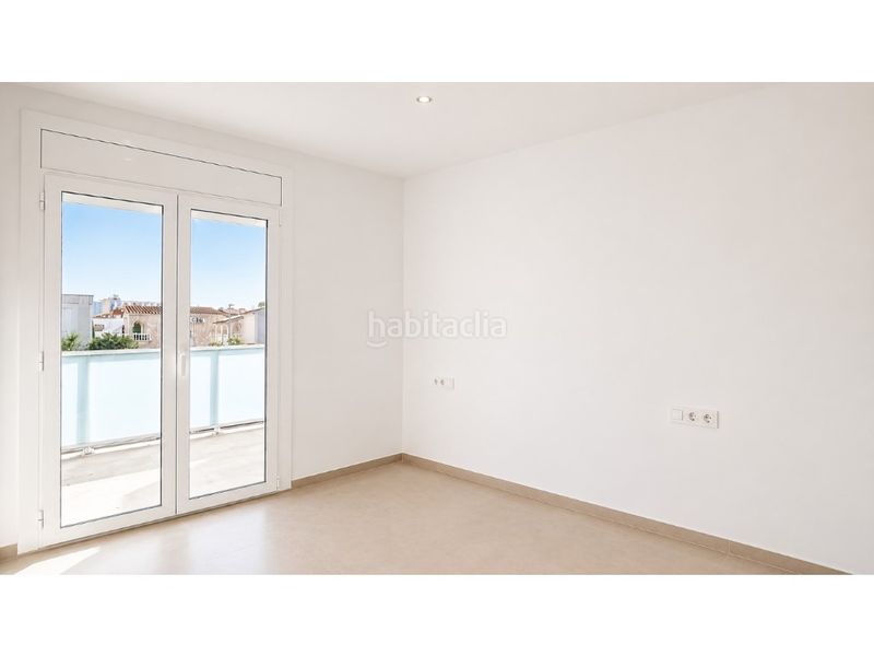 Foto 421576e3-4fd3-4fe7-a4b8-266c000a8771. Casa amb aparcament a Muga - Gran Reserva - Badia Empuriabrava