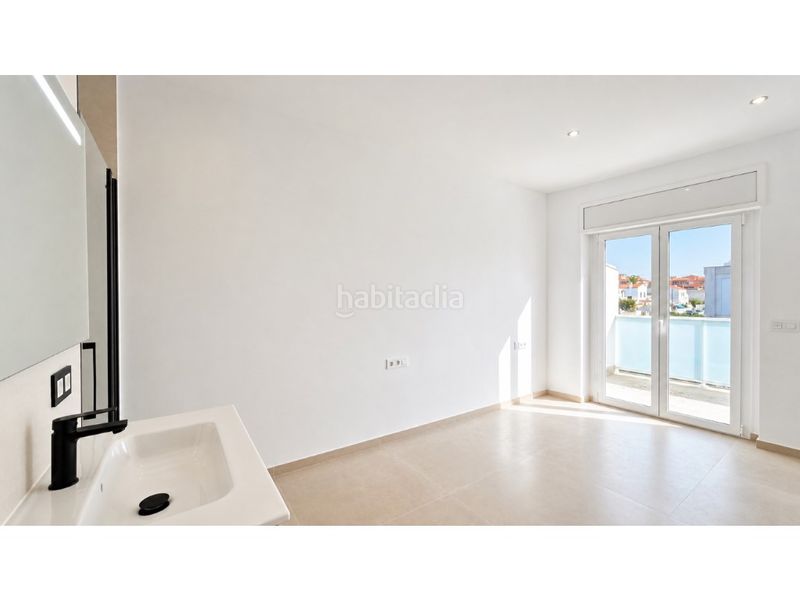 Foto a4725ca0-c8f9-41b6-b18a-a0d12051c3cf. Casa amb aparcament a Muga - Gran Reserva - Badia Empuriabrava
