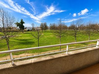 Apartament  Ronda de circumval.lacio. Apartamento en venta en roses  2 dormitorios con terraza a 600 m