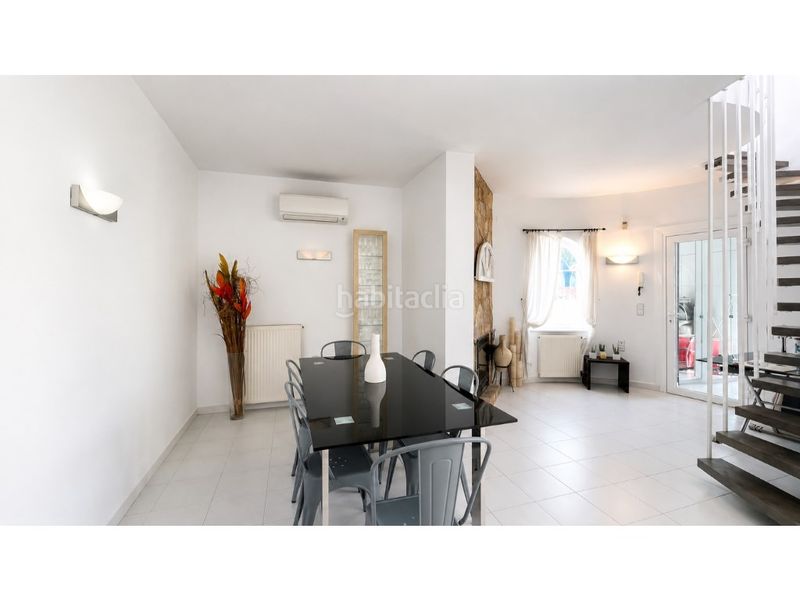 Foto 60e71bfe-7fe8-4343-89fd-b3c5289c3e55. Casa amb aparcament a Peni Empuriabrava