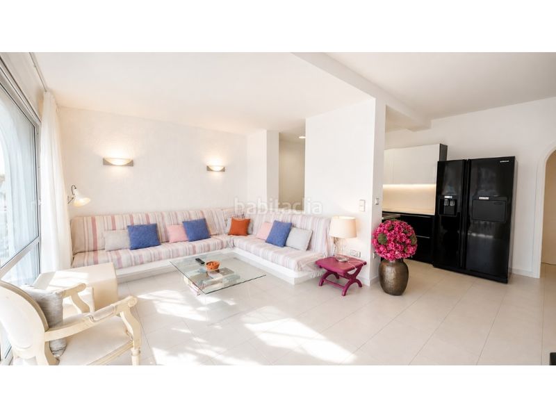 Foto d610b552-919e-4306-b830-667da178a055. Casa amb aparcament a Peni Empuriabrava