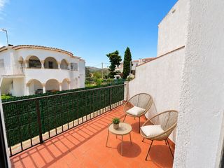 Apartament  Carrer de la pujada del puig rom. Apartamento en venta en roses con piscina comunitaria y dos terr