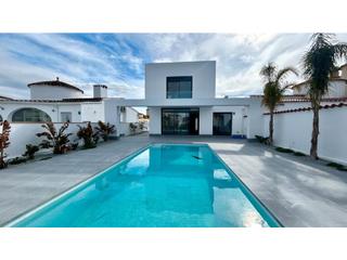 Casa a Francolí - Freser - Noguera. Villa moderna de nueva construcción en canal ancho  empuriabrava