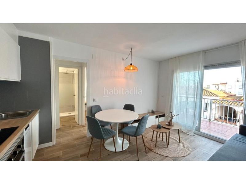 Foto d3bf48e6-5696-4201-9638-c71f66035644. Piccolo appartamento in sector poblat tipic/av. canal 19 in Empuriabrava