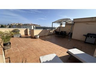 Attico  Carrer alberes. Ático de 2 dormitorios 2 baños y parking privado