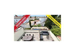 House in Sector peni 83-b. Casa con piscina y 4 dormitorios con licencia turística a 1200m