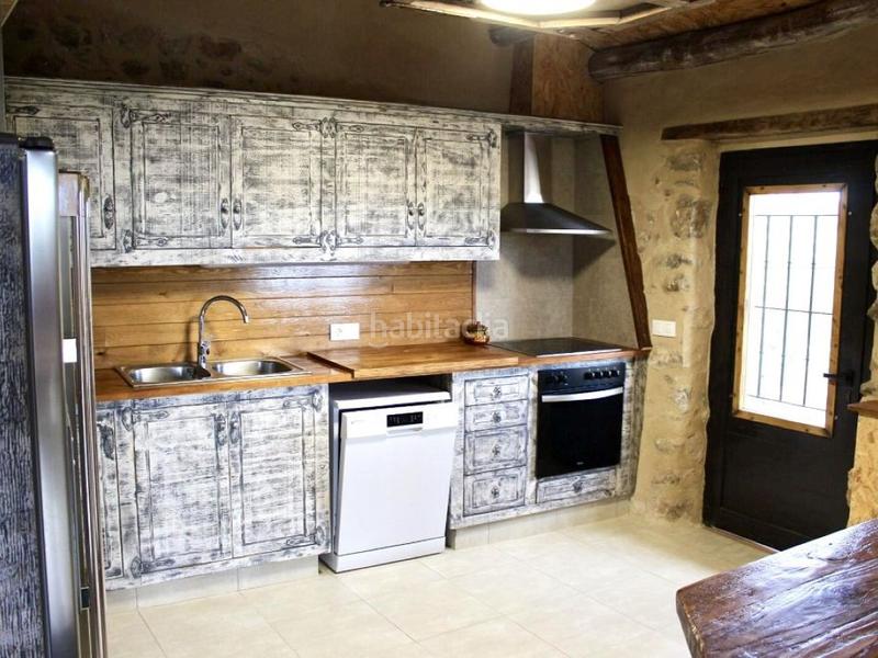 Foto d165f948-c7e4-49cc-8578-3f71531a707c. Casa en lugar vilartoli -veinat 9 vilartoli casa rustica con encanto con piscina a 30min del mar en Sant Climent Sescebes