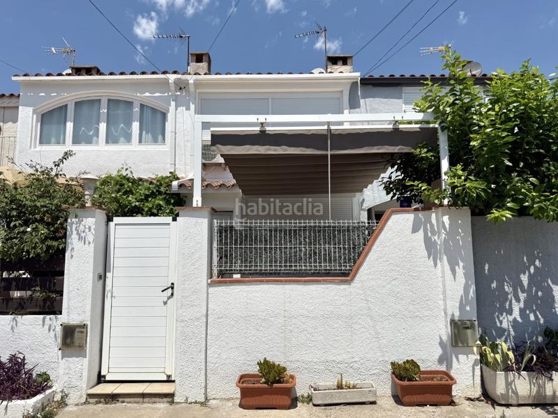 Foto bdfeb0db-95db-4dca-ae6c-179e60f31141. Casa en sector empuries c 14-c casa reformada con estilo en Empuriabrava