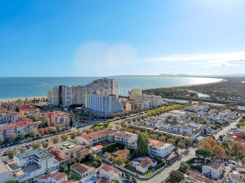Foto a7b8e9e5-da53-4703-98fe-3ff4230fb257. Casa in carrer Requesens 125a in Requesens Empuriabrava
