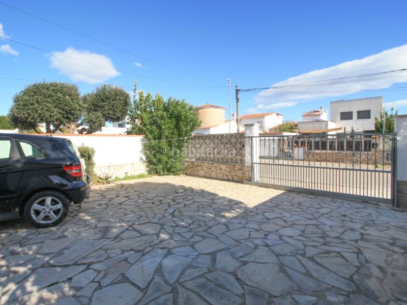 Foto e35684cf-baf5-48e9-81a3-44e4d81e8e94. Maison dans sector empuries c 19-a dans Francolí - Freser - Noguera Empuriabrava