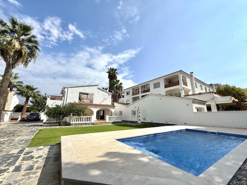 Foto 1bff005c-8fb0-4837-91b8-9018e1ace2d4. Apartament a carrer del moixó a Montgrí Empuriabrava