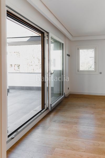 Foto aa315ec7-1695-4fad-a530-4282bc0e1571. Casa aparellada amb xemeneia calefacció aparcament a Getxo