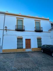 Masia a Calle médico terrón 21. Vivienda con amplio patio en barcarrota