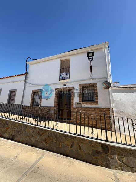 Foto 6dc36b90-b34e-4c53-9af9-25d5725ba0c3. Casa adossada a calle benegas lanzarote 57 a Barcarrota