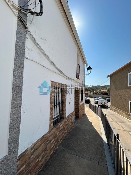 Foto 9443b789-94ce-4692-b887-bf2fe1e28dee. Casa adossada a calle benegas lanzarote 57 a Barcarrota