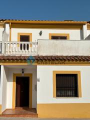 Maison jumele en Calle dulce chacon 15. Adosado dulce chacn (alconchel)