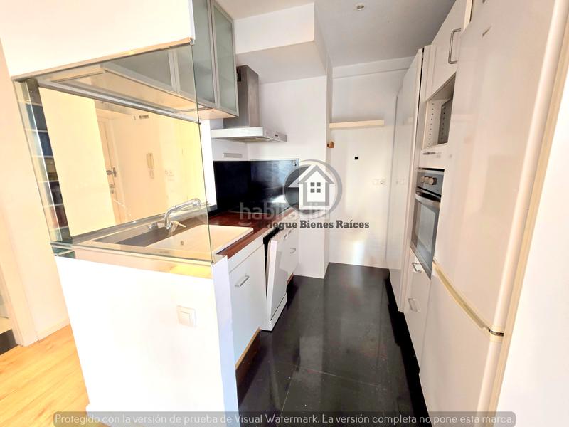 Foto 399240a2-7837-4827-8771-438683ca62e6. Ático fabuloso piso 2 hab , baño , vistas , piscina en Vigo