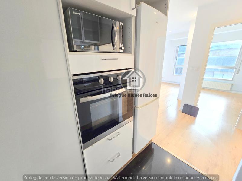 Foto f3c1b8be-ea6d-4b6e-a0c4-9f2434712b6a. Ático fabuloso piso 2 hab , baño , vistas , piscina en Vigo