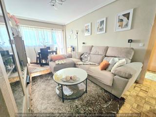 Appartement  Rúa travesía de vigo. Piso 3 dorm , baño ,garaje ,trastero ,excelente ubicación