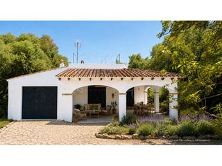 Bauernhof in Cala d´En Bosch-Serpentona. Un encantador refugio en el campo para quienes sueñan con tener