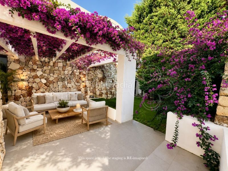 Foto 704d9817-9c8c-4de5-b688-2efe1ee72318. Casa amb calefacció aparcament piscina a Cala Blanca Ciutadella de Menorca