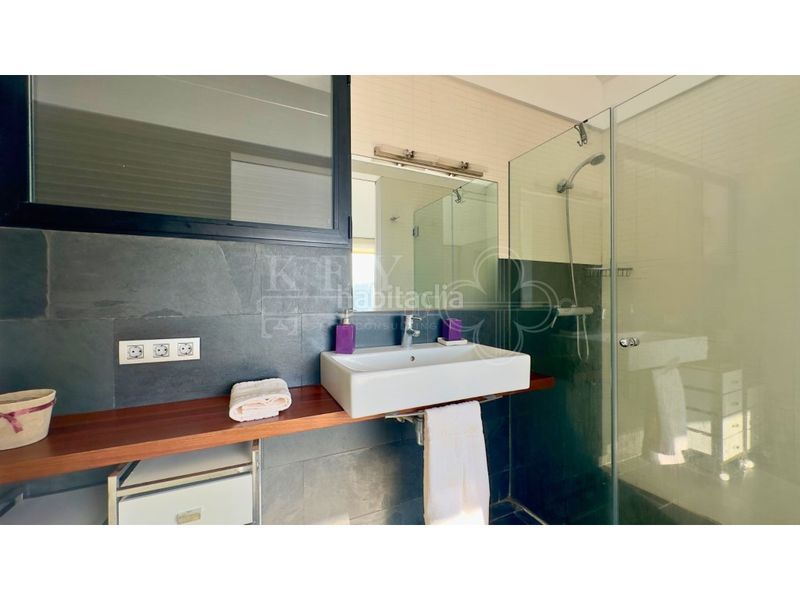 Foto f4ed6542-ce3e-4768-b0e5-4ca54e4957c8. Casa amb calefacció aparcament piscina a Cala Blanca Ciutadella de Menorca