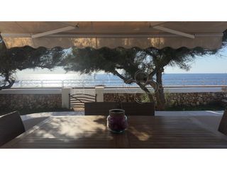 Chalet en Cala d´En Bosch-Serpentona. Villa en primera línea de mar en la costa suroeste de menorca