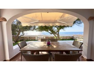 Xalet a Cala d´En Bosch-Serpentona. Villa en primera línea de mar en la costa suroeste de menorca