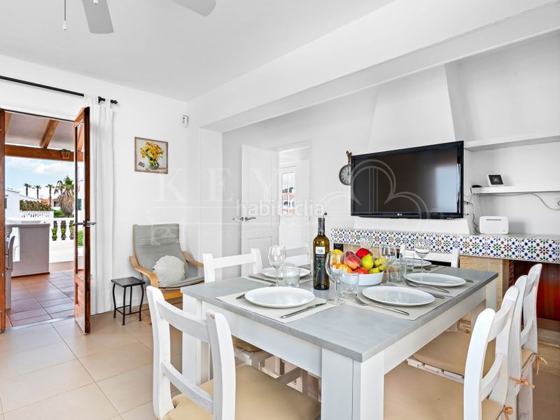 Foto 1599c3a2-947e-4a3e-b3a3-fe666a78d29b. Casa amb piscina a Cala Blanca Ciutadella de Menorca