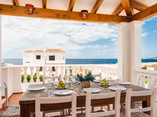 Casa a Cala Blanca. Villa con licencia turística con vistas al mar