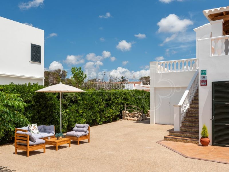 Foto dbe0dc2b-5c41-4626-89a2-76718fb09231. Casa amb piscina a Cala Blanca Ciutadella de Menorca