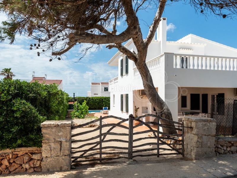 Foto fdf1cc18-473a-4363-84f3-947155d17eea. Casa amb piscina a Cala Blanca Ciutadella de Menorca