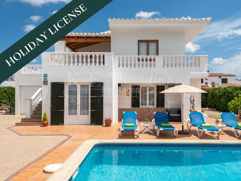 Foto fee4ef00-206f-4708-8746-3ee277c53e59. Casa amb piscina a Cala Blanca Ciutadella de Menorca