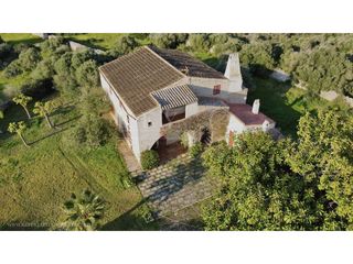 Casa  Diseminados torre oficial. Casa señorial del siglo xviii en finca de 77.000 m con bóvedas d