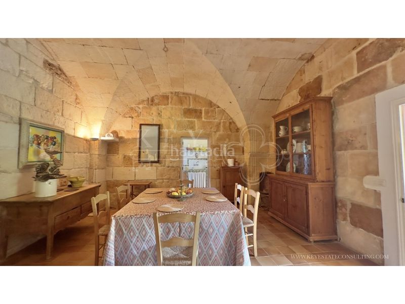 Foto e9dc2d59-6470-413c-b0e9-f4ed4ba51187. Casa a Cala Blanca Ciutadella de Menorca