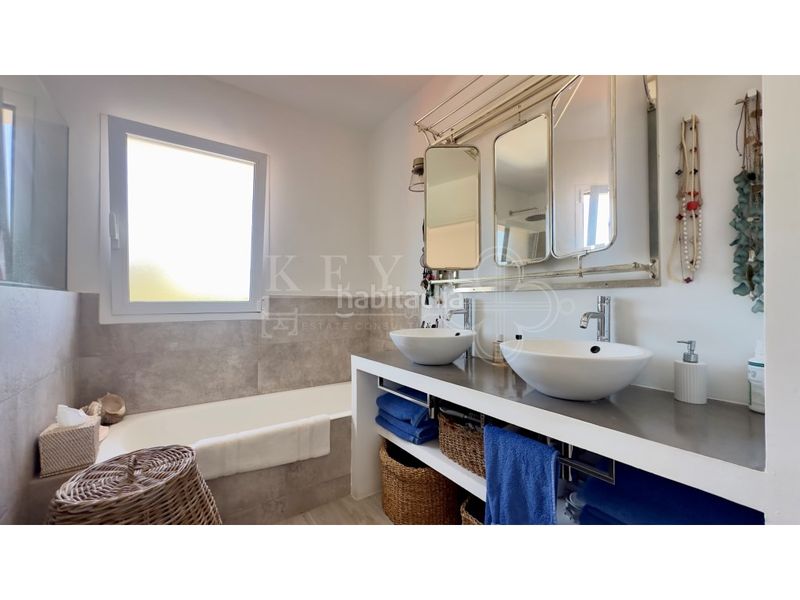 Foto 01b7a177-aa57-4be3-897a-977c2cbdf98c. Chalet mit heizung parking pool in Trebalúger Es Castell