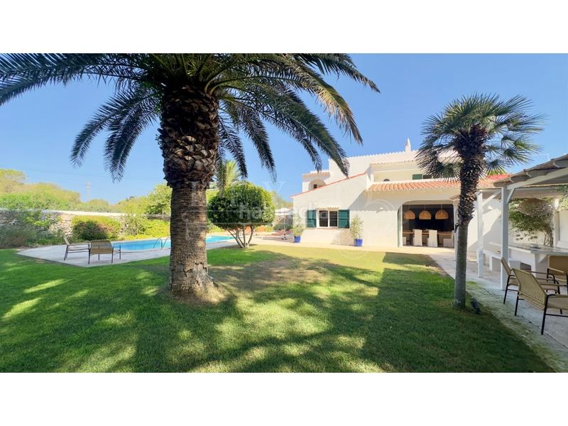 Foto 7892c8f3-4481-4597-97a7-cb6d14f885ec. Chalet mit heizung parking pool in Trebalúger Es Castell