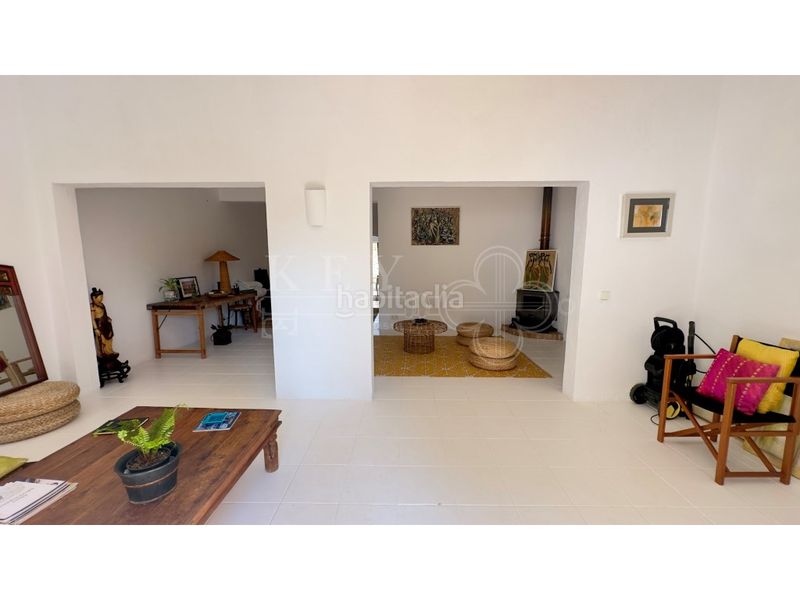 Foto a9379938-0506-47e4-aaae-f83aa6cb9b46. Chalet mit heizung parking pool in Trebalúger Es Castell