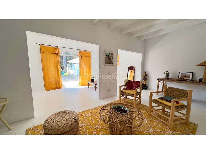 Foto a96b2f18-a23a-4ec7-a6dd-b80c702213cd. Chalet mit heizung parking pool in Trebalúger Es Castell