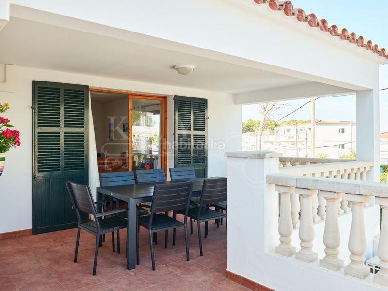 Foto b7db87f2-138e-4e24-9b10-c5e6666bc727. Xalet amb aparcament piscina a Cala Blanca Ciutadella de Menorca