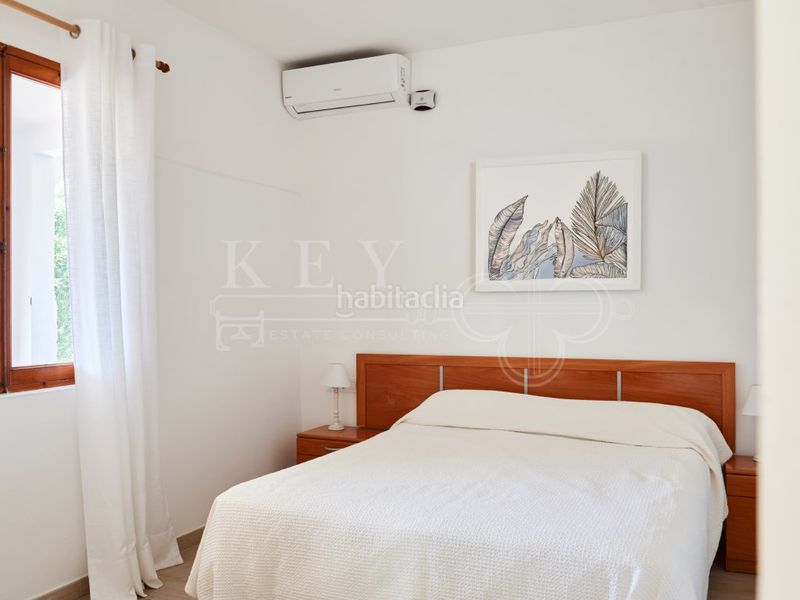 Foto cc6307e0-45f8-4383-aaca-2a206f699e9b. Xalet amb aparcament piscina a Cala Blanca Ciutadella de Menorca