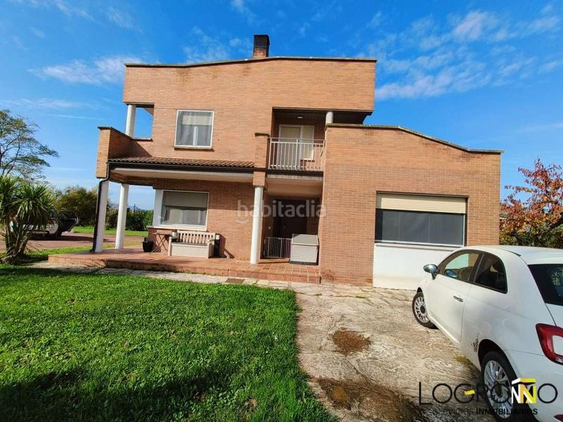 Foto 2ae0186a-02d8-431e-adb6-b32319f01201. Chalet con riscaldamento parcheggio in Alberite