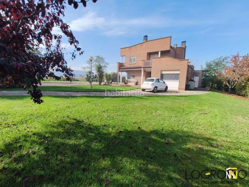 Foto 94bf0aa2-83df-466f-bd23-e97b50fd2d11. Chalet con riscaldamento parcheggio in Alberite