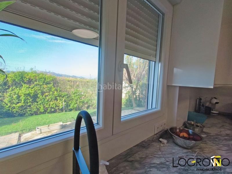 Foto ea4938c0-d97f-4ff6-819f-1960a2281582. Chalet con riscaldamento parcheggio in Alberite